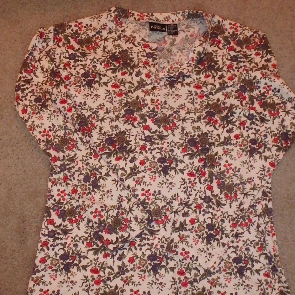 Floral henley style TEE shirt